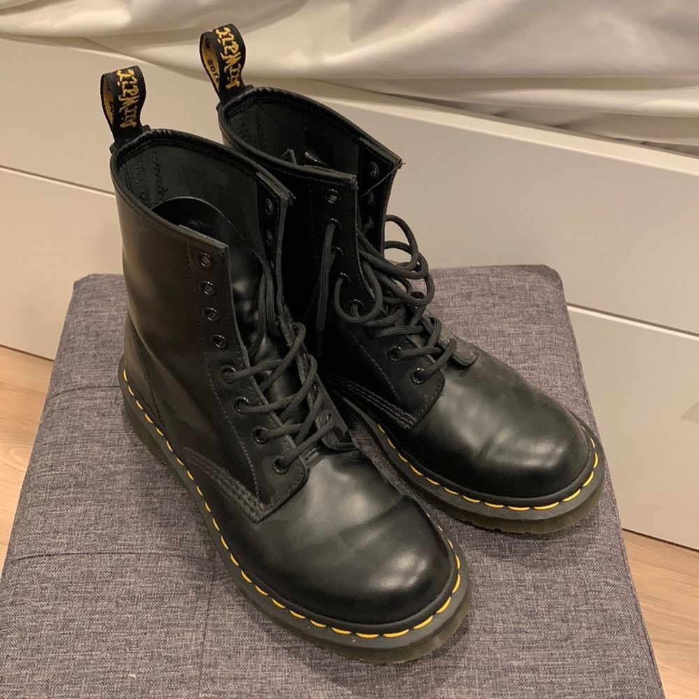 Dr. Martins original lace up boot.